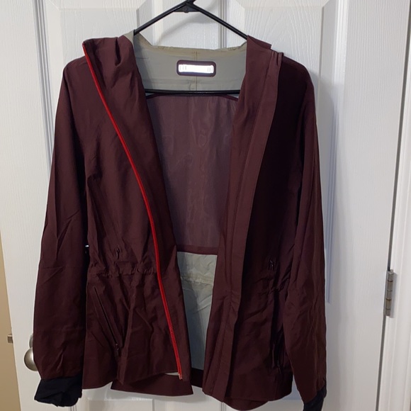 Lululemon Shell Jacket size 8 - Picture 5 of 8